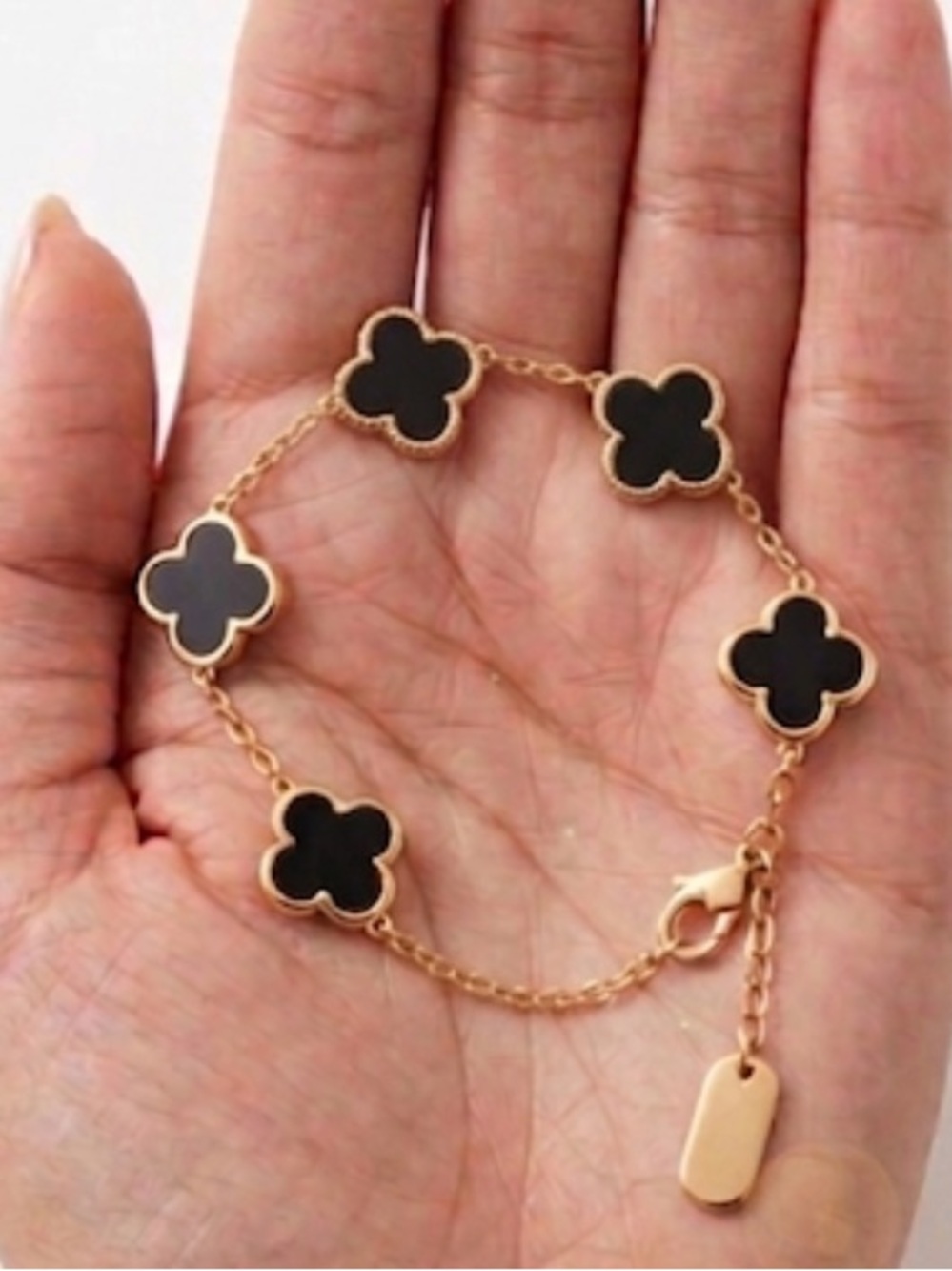 NWT Black Clover 5-Motif Bracelet 18k Gold Plated Lucky Alhambra Style
C3
